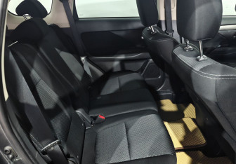 Подержанный автомобиль Mitsubishi Outlander 2018 года (13 фото)