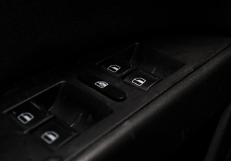 Подержанный автомобиль SEAT Leon Hatchback 2012 года (15 фото)