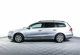 Подержанный автомобиль Volkswagen Passat Wagon 2011 года (3 фото)