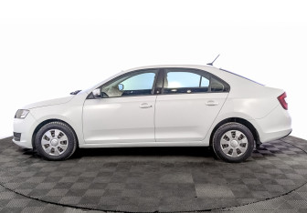 Подержанный автомобиль Skoda Rapid Liftback 2019 года (8 фото)