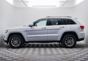Подержанный автомобиль Jeep Grand Cherokee 2015 года (2 фото)
