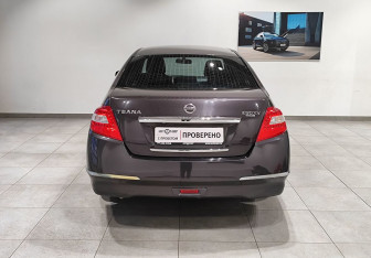 Подержанный автомобиль Nissan Teana 2009 года (6 фото)
