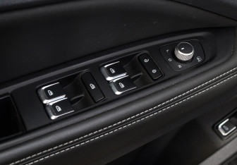 Подержанный автомобиль Geely Tugella 2021 года (19 фото)