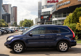 Подержанный автомобиль Honda CR-V 2008 года (6 фото)