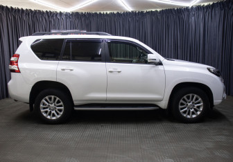 Подержанный автомобиль Toyota Land Cruiser Prado 2014 года (4 фото)