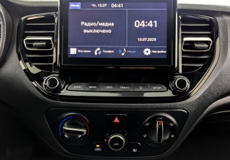 Подержанный автомобиль Hyundai Solaris Sedan 2021 года (15 фото)