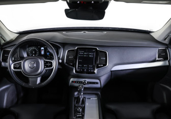 Подержанный автомобиль Volvo XC90 2019 года (18 фото)