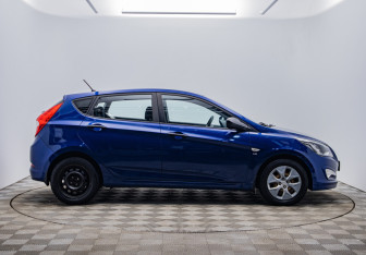 Подержанный автомобиль Hyundai Solaris Hatchback 2015 года (4 фото)