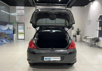 Подержанный автомобиль Peugeot 308 Hatchback 2010 года (7 фото)