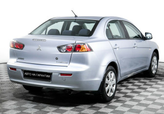 Подержанный автомобиль Mitsubishi Lancer Sedan 2014 года (3 фото)