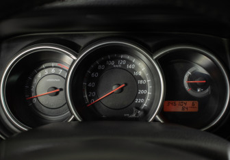 Подержанный автомобиль Nissan Tiida Sedan 2013 года (12 фото)