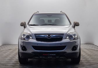 Подержанный автомобиль Opel Antara 2014 года (8 фото)