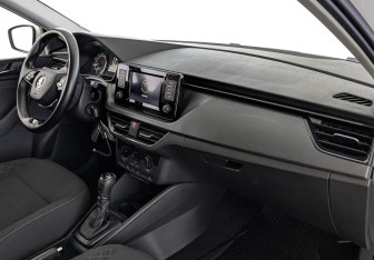 Подержанный автомобиль Skoda Rapid Liftback 2021 года (13 фото)