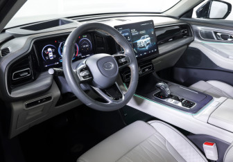 Подержанный автомобиль GAC GS8 2023 года (18 фото)