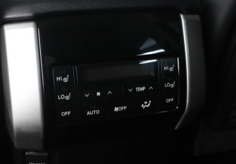 Подержанный автомобиль Toyota Land Cruiser Prado 2019 года (16 фото)