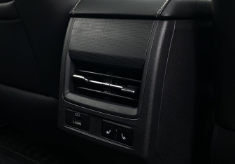 Подержанный автомобиль Omoda C5 2023 года (29 фото)