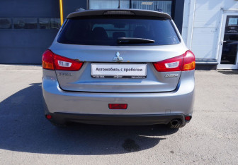 Подержанный автомобиль Mitsubishi ASX 2014 года (6 фото)