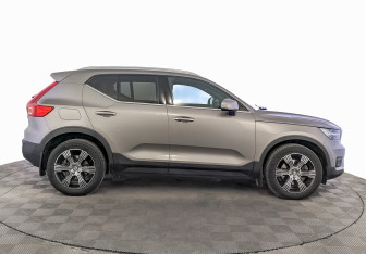 Подержанный автомобиль Volvo XC40 2021 года (4 фото)