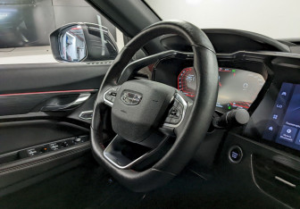Подержанный автомобиль Geely Tugella 2023 года (24 фото)