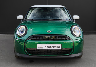 Подержанный автомобиль MINI Hatch 2024 года (2 фото)