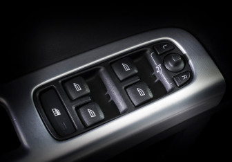 Подержанный автомобиль Volvo S40 2010 года (16 фото)