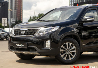 Подержанный автомобиль Kia Sorento 2012 года (17 фото)
