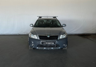Подержанный автомобиль Skoda Octavia Wagon 2013 года (2 фото)
