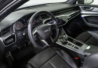 Подержанный автомобиль Audi A6 Sedan 2019 года (10 фото)