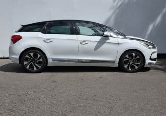 Подержанный автомобиль Citroen DS5 2012 года (4 фото)