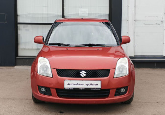 Подержанный автомобиль Suzuki Swift Hatchback 2008 года (2 фото)