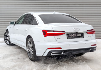 Подержанный автомобиль Audi A6 Sedan 2022 года (7 фото)