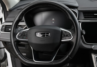 Подержанный автомобиль Geely Atlas Pro 2023 года (17 фото)