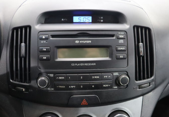 Подержанный автомобиль Hyundai Elantra Sedan 2008 года (18 фото)