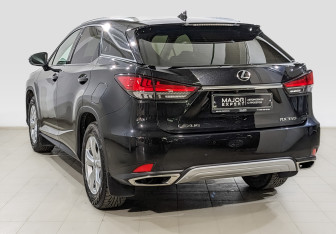 Подержанный автомобиль Lexus RX 2021 года (7 фото)