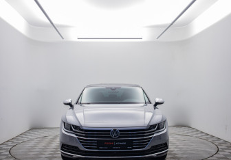 Подержанный автомобиль Volkswagen Arteon 2020 года (2 фото)