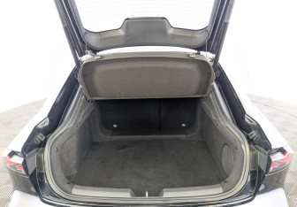 Подержанный автомобиль Changan UNI-V 2023 года (10 фото)