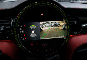 Подержанный автомобиль MINI Hatch 2021 года (21 фото)