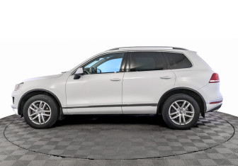 Подержанный автомобиль Volkswagen Touareg 2016 года (8 фото)