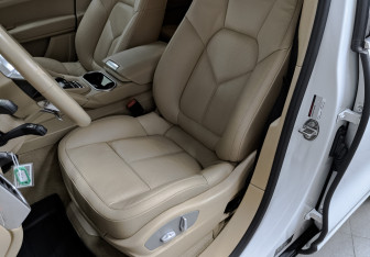 Подержанный автомобиль Porsche Cayenne 2015 года (20 фото)