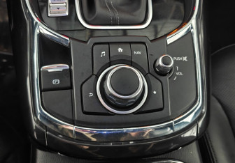 Подержанный автомобиль Mazda CX-9 2018 года (17 фото)