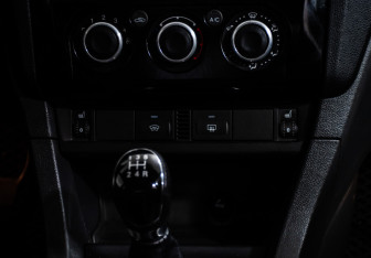 Подержанный автомобиль Ford Focus Hatchback 2006 года (14 фото)