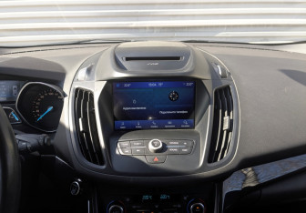 Подержанный автомобиль Ford Kuga 2017 года (15 фото)