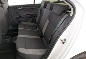 Подержанный автомобиль Skoda Rapid Liftback 2021 года (12 фото)