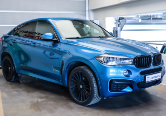 Подержанный автомобиль BMW X6 2019 года (3 фото)