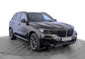 Подержанный автомобиль BMW X5 2021 года (3 фото)