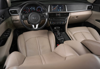 Подержанный автомобиль Kia Optima Sedan 2017 года (22 фото)