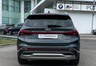 Подержанный автомобиль Hyundai Santa Fe 2021 года (6 фото)