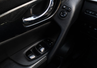 Подержанный автомобиль Nissan X-Trail 2015 года (19 фото)