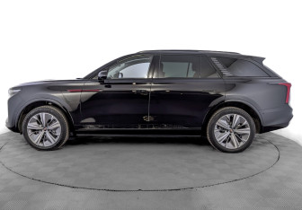 Подержанный автомобиль Hongqi E-HS9 2022 года (8 фото)