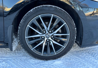 Подержанный автомобиль Toyota Camry Sedan 2021 года (14 фото)